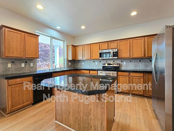 4th image of 2203 84th Ave NE