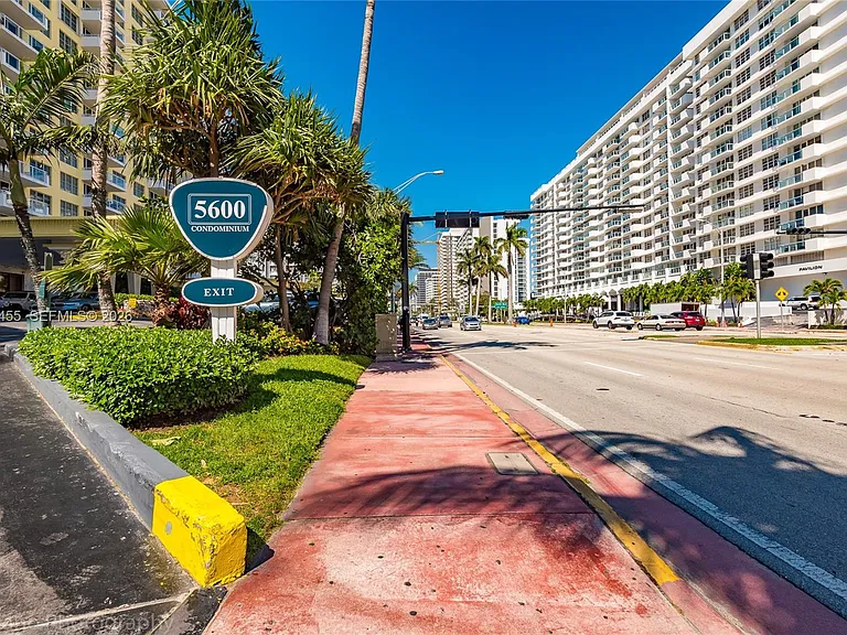5600 Collins Ave #16B — Photo 23
