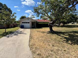 719 Lake Dr, Kerrville, TX 78028