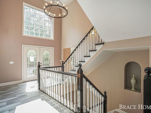 3rd image of 1293 Winteridge Ct NE