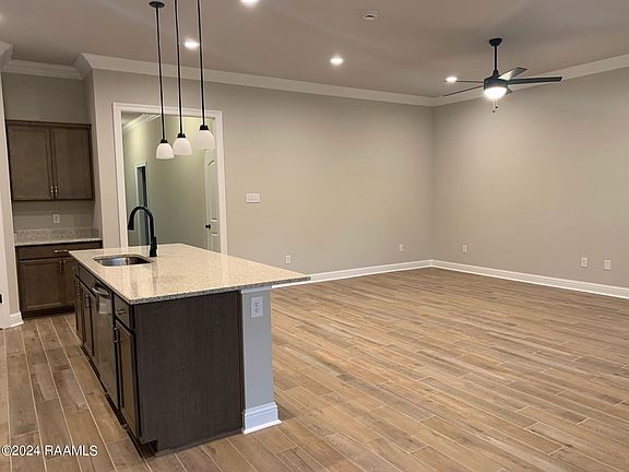 3rd image of 211 Wild Cherry Ln