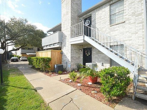 3rd image of 10857 Braes Bend Dr #10857