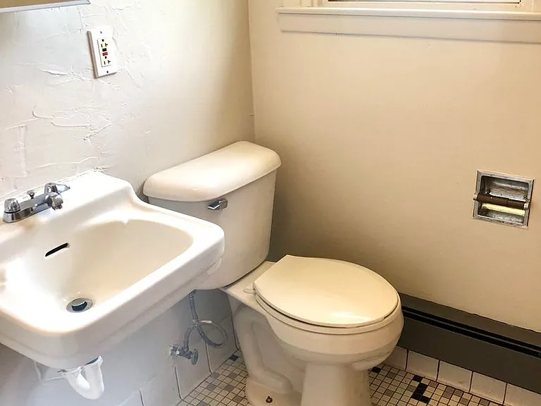 518 Ackley St — Photo 2