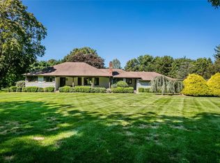 491 Woodbury Rd, Cold Spring Harbor, NY 11724