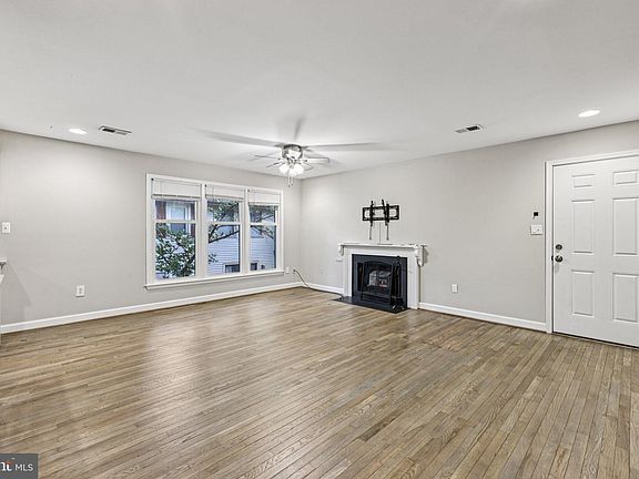 3rd image of 2852 Chablis Cir #14A