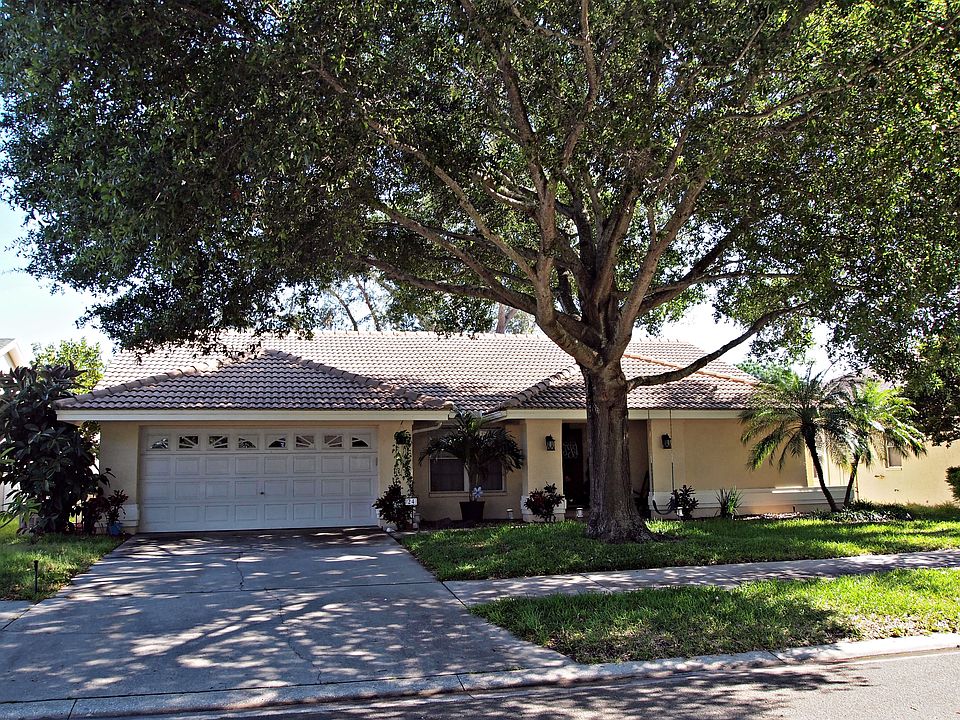 1st image of 24 Ridgecroft Ln