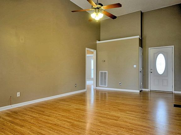 2nd image of 3880 Gaine Dr