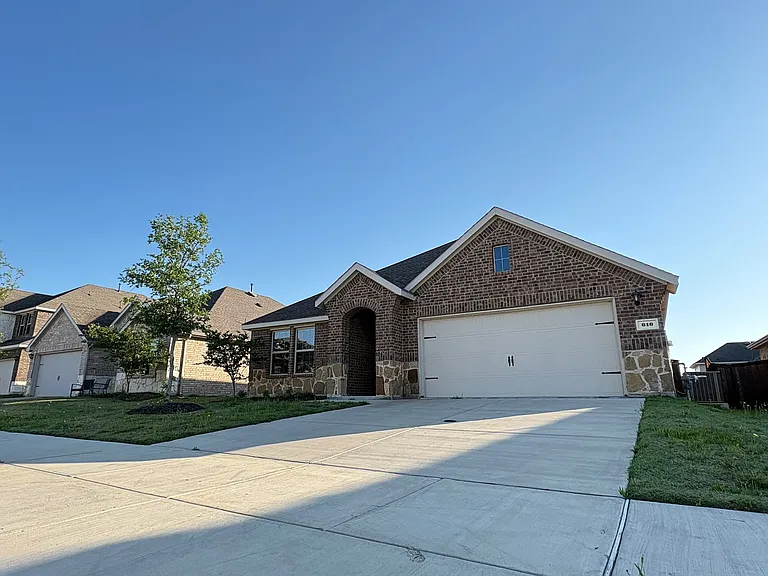 610 Union Dr — Photo 40