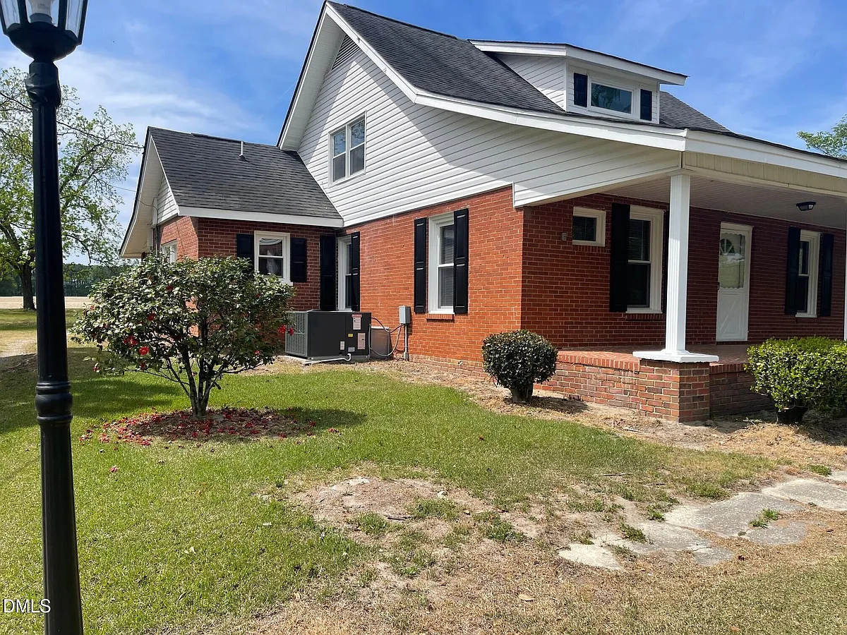 Building Photo - 779 Chalybeate Springs Rd