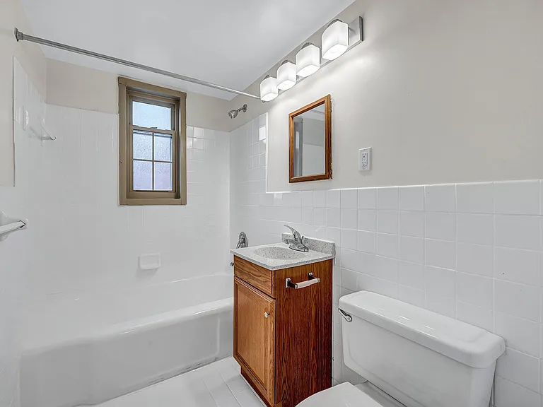 River Hill Apartments — Photo 12
