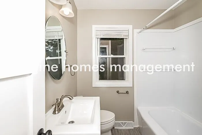 416 E 101st St — Photo 10