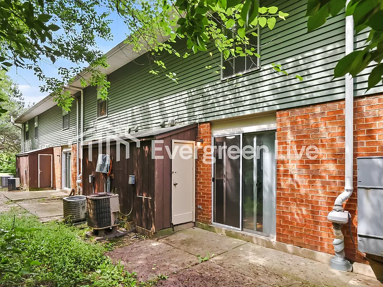 8067 Mount Aetna St — Photo 15