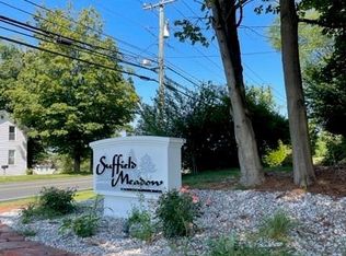 52 Suffield Meadow Dr #52, Suffield, CT 06078