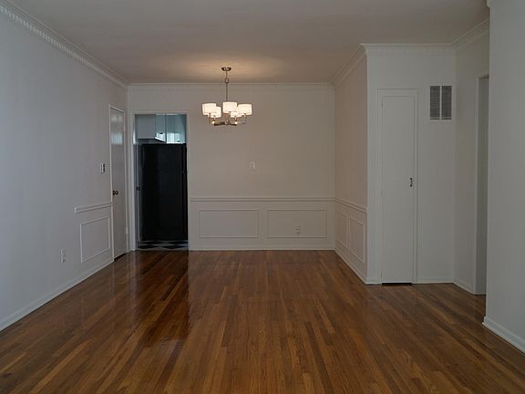 3rd image of 1021 N Sweetzer Ave APT 10