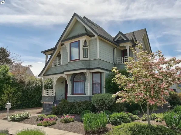 206 NE 10th St, McMinnville, OR 97128