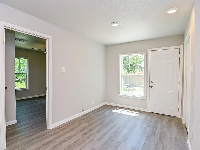 4714 Nichols St — Photo 14