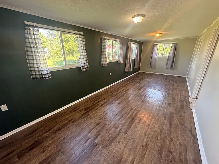 211 Hagan St — Photo 18