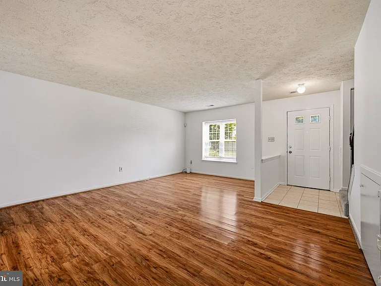 16 Meadowside Ct — Photo 7