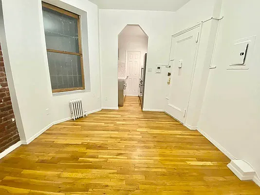 Rented by J PRESTON AND ASSOCIATES INC | media 16