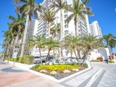 1890 S Ocean Dr APT 301, Hallandale Beach, FL, 33009