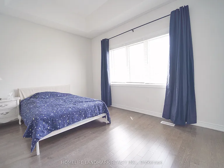 36 Thelma Dr — Photo 3