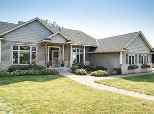 1164 Mary Pl S, Maplewood, MN 55119