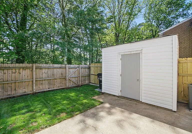 5009 Ashforth Ct — Photo 26