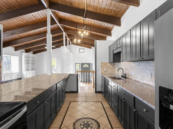 940 Signal Rd, Signal Mountain, TN 37377