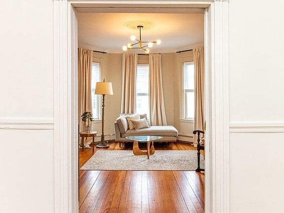 3rd image of 8 Spring Garden St APT 3