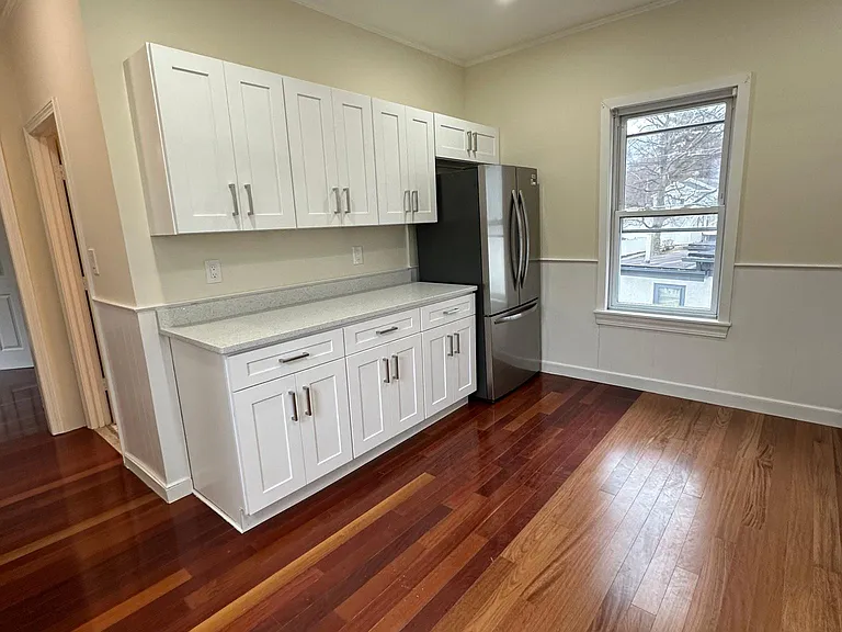 8 Webster St #2 — Photo 2