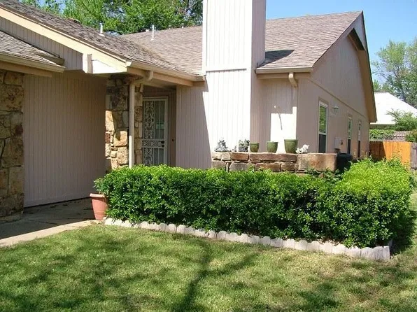 11121 E 17th Pl, Tulsa, OK 74128