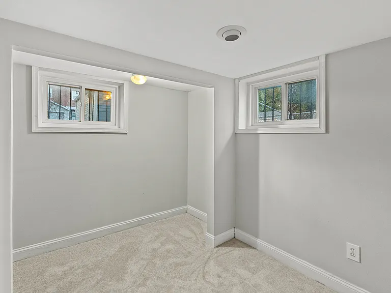 4112 18th Pl NE — Photo 31
