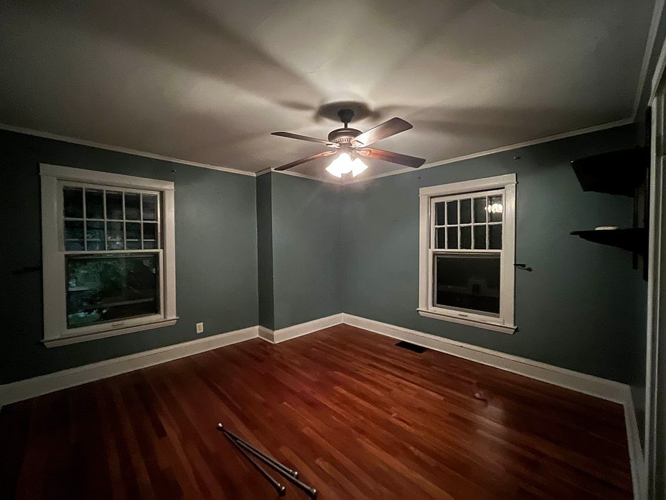 Bedroom A (front of house).