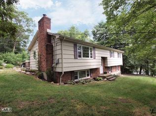 15 Regent Dr, Shelton, CT 06484