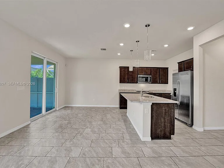 4764 Eucalyptus Dr — Photo 1