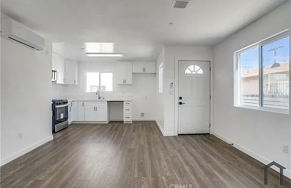 2 bed, 850 sqft, $3,100 — Photo 4