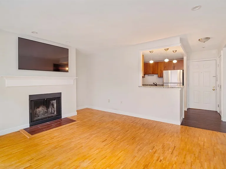 47 Harvard St #B205 — Photo 6