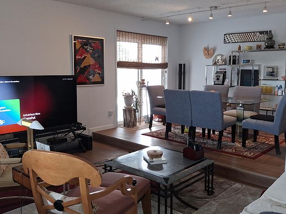 4th image of 643 E WESLEYAN Drive