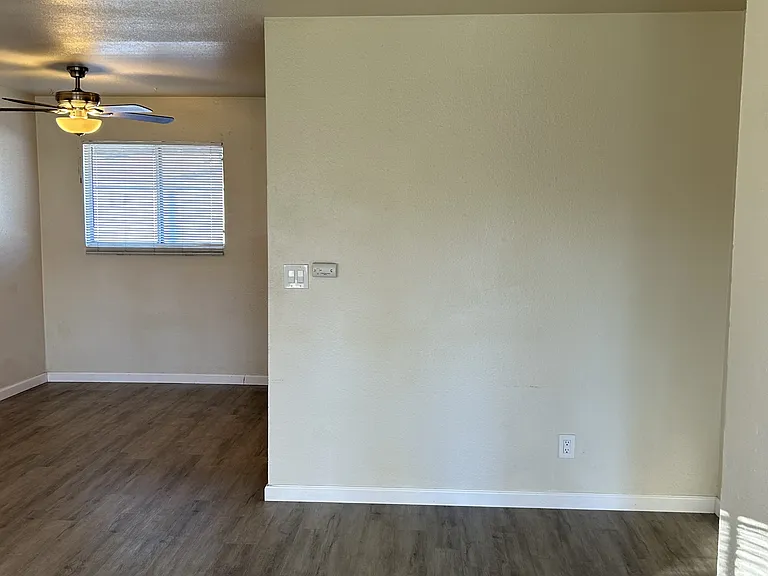 120 E Fairmont Ave #8 — Photo 24