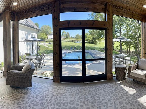 4th image of 427 Avawam Dr