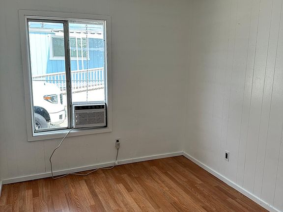4th image of 14837 Brentstone St