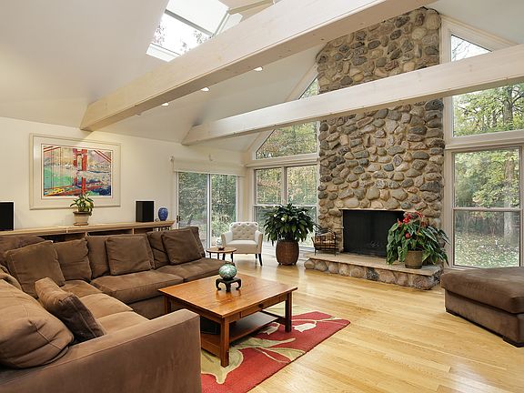 3rd image of 2765 Forest Glen Trl