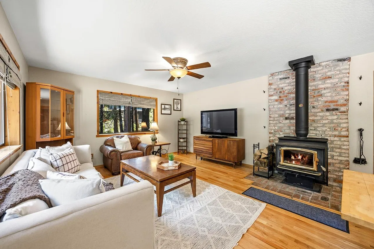 2 bed, 1232 sqft, $2,650 — Photo 3