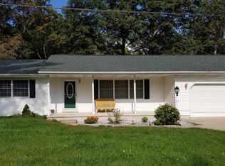 1378 W Saginaw Rd, Sanford, MI 48657