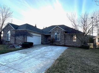 51033 Sioux Dr, Macomb, MI 48042