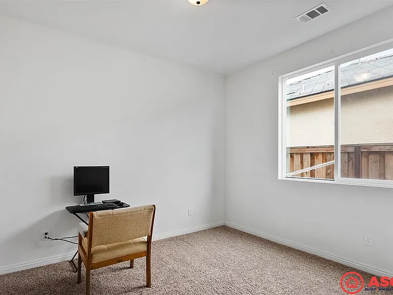 8209 Coral Point Ct — Photo 12