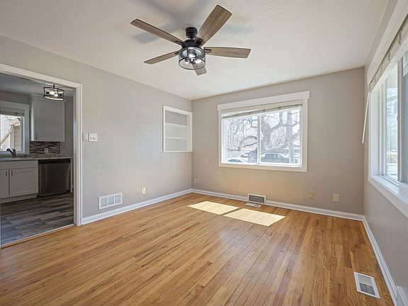 3rd image of 2444 11th Ave