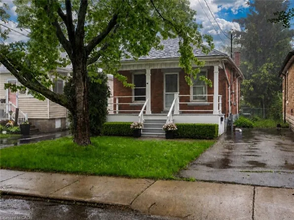 46 E 16th St, Hamilton, ON L9A 4H9