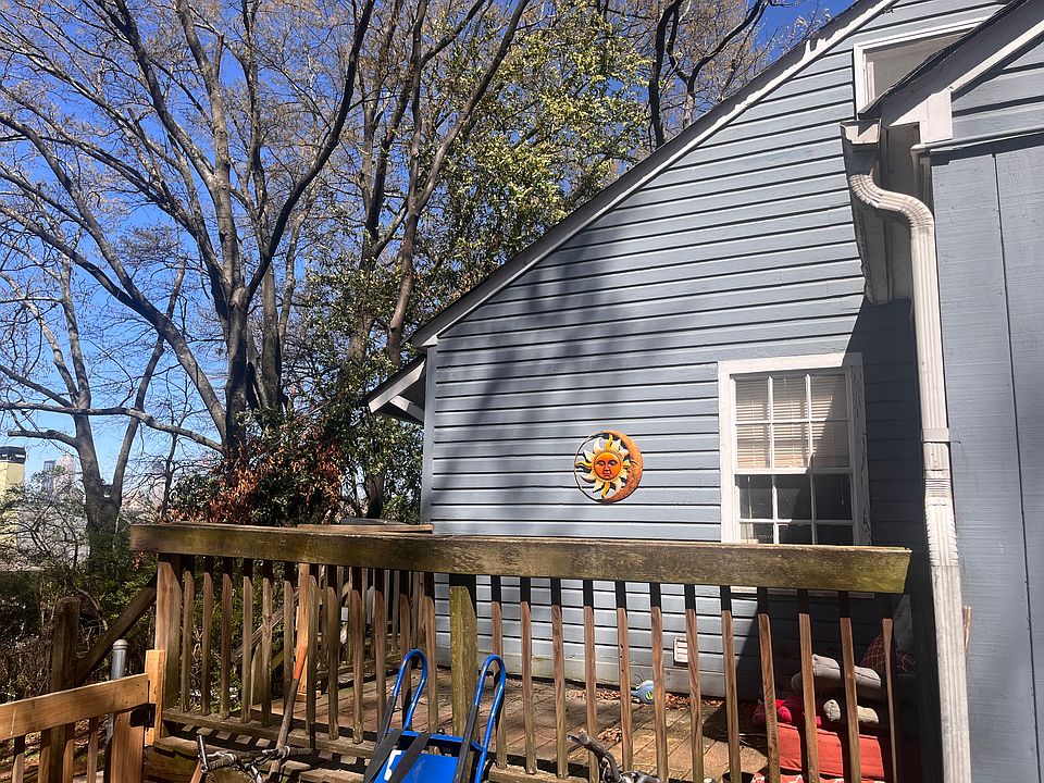 1st image of 501 Glenwood Pl SE