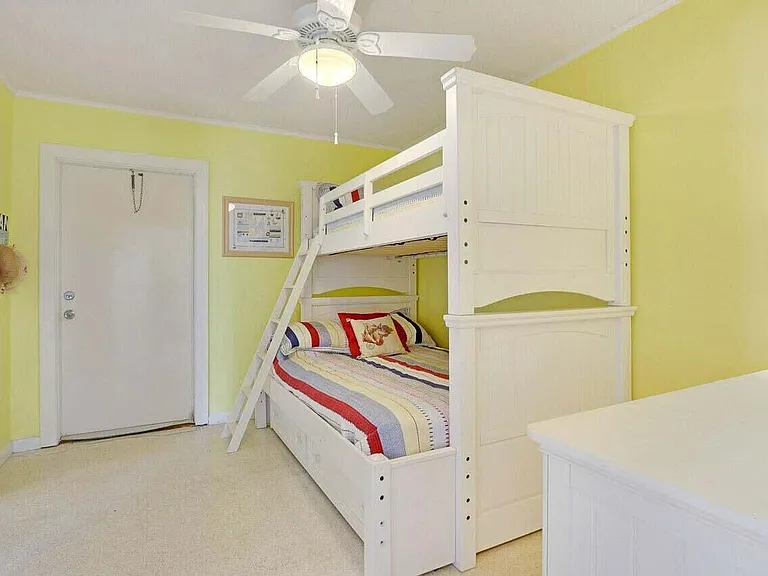 1501 NE Ocean Blvd #2 — Photo 8